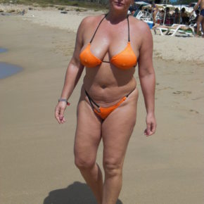milf with huge tits in skimpy bikini